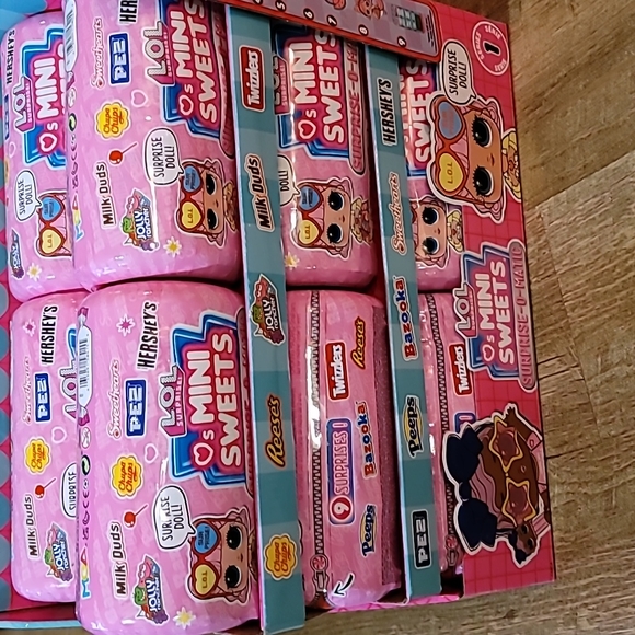 10 LOL ❤️'s MINI SWEETS Surprise-O-Matic 9 surprises per unit Authentic NWT CASE - Picture 15 of 16